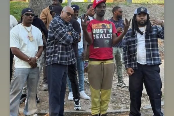 6581B70B-7B70-433F-A33F-B5F03BC07E4B